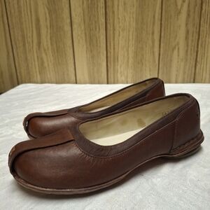 Vtg DR. Martens Air Cushion Sole Brown Leather Slip On Flat Shoes Women's Size 6